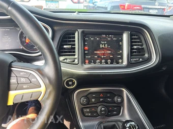 2015 Dodge Challenger R/T Scat Pack - miniatura 11