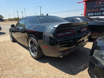 2015 Dodge Challenger R/T Scat Pack - miniatura 2
