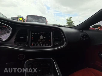 2015 Dodge Challenger SRT 392 – miniatura 11