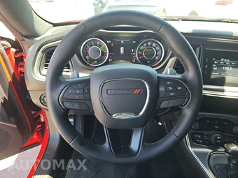 2015 Dodge Challenger SXT – miniatura 10