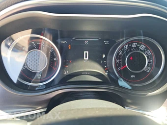 2015 Dodge Challenger SXT – miniatura 12