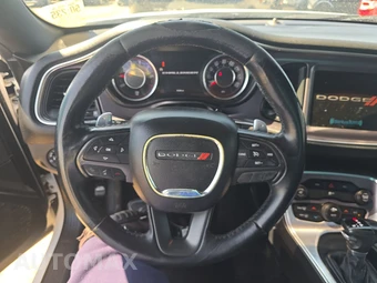 2015 Dodge Challenger SXT - miniatura 10