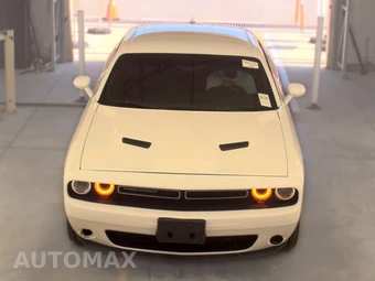 2015 Dodge Challenger SXT - miniatura 2