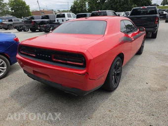 2015 Dodge Challenger SXT – miniatura 3