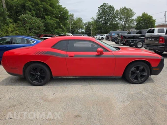 2015 Dodge Challenger SXT – miniatura 4