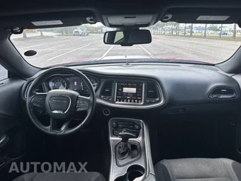 2015 Dodge Challenger SXT - miniatura 11