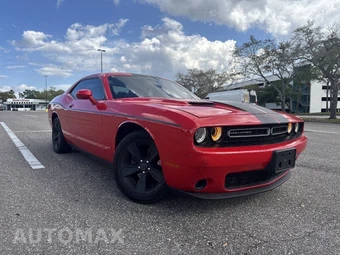 2015 Dodge Challenger SXT - miniatura 2