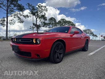 2015 Dodge Challenger SXT - miniatura 4
