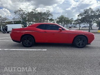 2015 Dodge Challenger SXT - miniatura 7
