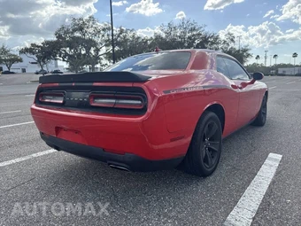 2015 Dodge Challenger SXT - miniatura 8
