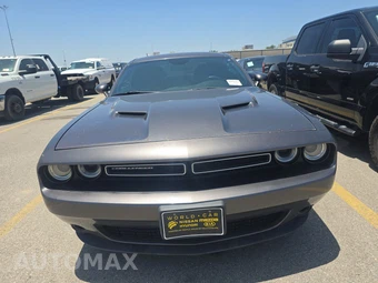 2015 Dodge Challenger SXT – miniatura 2