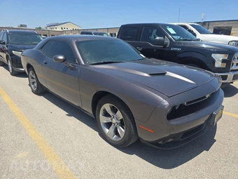 2015 Dodge Challenger SXT – miniatura 3