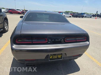 2015 Dodge Challenger SXT – miniatura 5