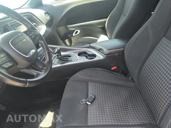2015 Dodge Challenger SXT – miniatura 7