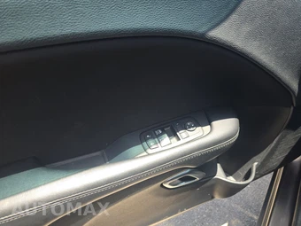 2015 Dodge Challenger SXT – miniatura 9
