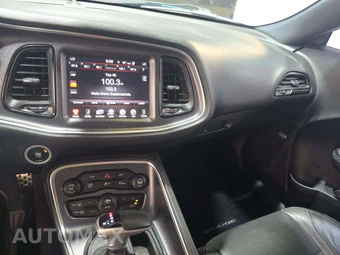 2015 Dodge Challenger SXT Plus - miniatura 10