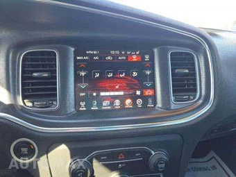 2015 Dodge Charger R/T – miniatura 10