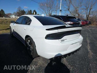 2015 Dodge Charger R/T – miniatura 2