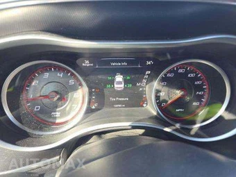 2015 Dodge Charger R/T – miniatura 9