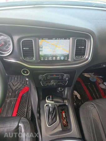 2015 Dodge Charger R/T – miniatura 10