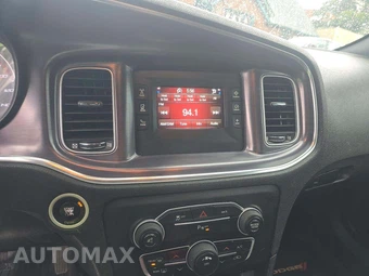 2015 Dodge Charger SE – miniatura 10