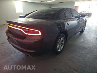 2015 Dodge Charger SE – miniatura 3