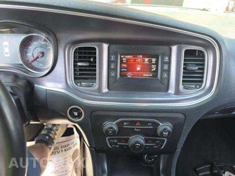 2015 Dodge Charger SE – miniatura 10