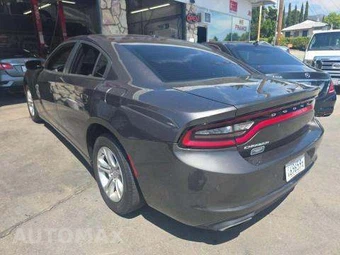 2015 Dodge Charger SE – miniatura 2