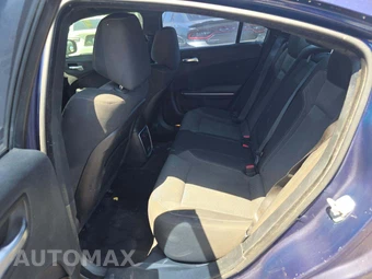 2015 Dodge Charger SXT – miniatura 10