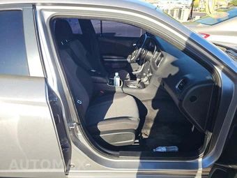 2015 Dodge Charger SXT – miniatura 18