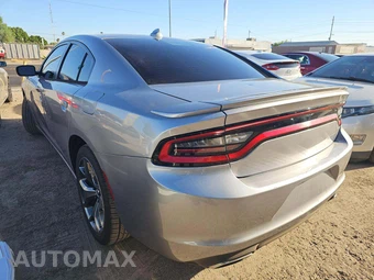 2015 Dodge Charger SXT – miniatura 2