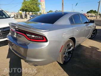 2015 Dodge Charger SXT – miniatura 3