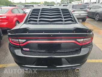 2015 Dodge Charger SXT – miniatura 5