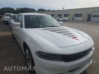 2015 Dodge Charger SXT – miniatura 2