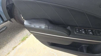 2015 Dodge Charger SXT – miniatura 30