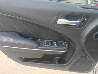 2015 Dodge Charger SXT – miniatura 9