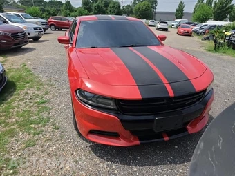 2015 Dodge Charger SXT – miniatura 2