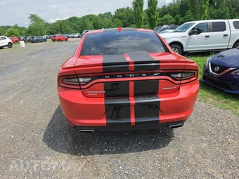 2015 Dodge Charger SXT – miniatura 5