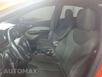 2015 Dodge Dart SXT – miniatura 6