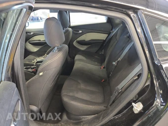 2015 Dodge Dart SXT - miniatura 13