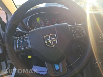 2015 Dodge Dart SXT - miniatura 10