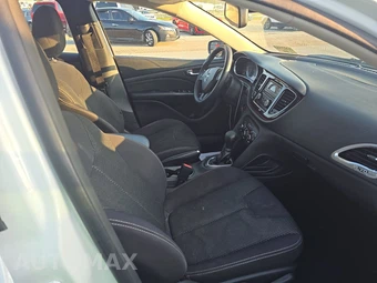 2015 Dodge Dart SXT - miniatura 8