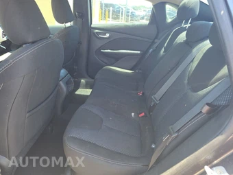 2015 Dodge Dart SXT - miniatura 13