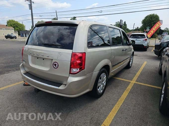 2015 Dodge Grand Caravan AVP 121.2" WB - miniatura 3