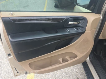 2015 Dodge Grand Caravan AVP 121.2" WB - miniatura 15