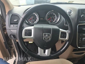 2015 Dodge Grand Caravan AVP 121.2" WB - miniatura 16