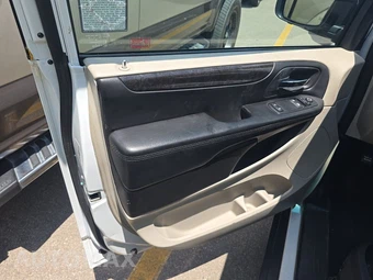 2015 Dodge Grand Caravan AVP 121.2" WB - miniatura 9