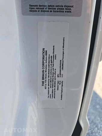 2015 Dodge Grand Caravan R/T 121.2" WB - miniatura 2