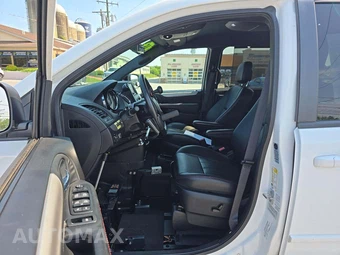 2015 Dodge Grand Caravan R/T 121.2" WB - miniatura 3