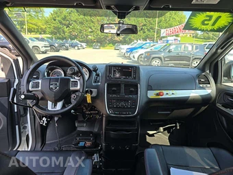 2015 Dodge Grand Caravan R/T 121.2" WB - miniatura 7